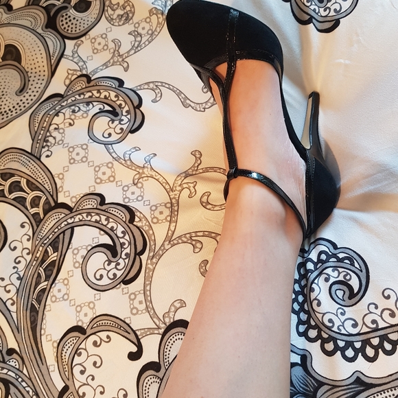 Truth or Dare by Madonna Englin-92 Black Heels - Picture 5 of 7